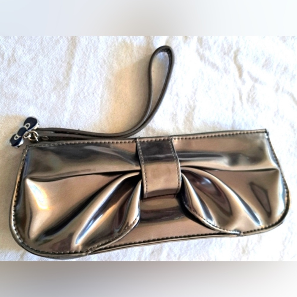 Vintage Y2K Hello Kitty Gunmetal Metallic Travel Makeup Cosmetic Wristlet Purse